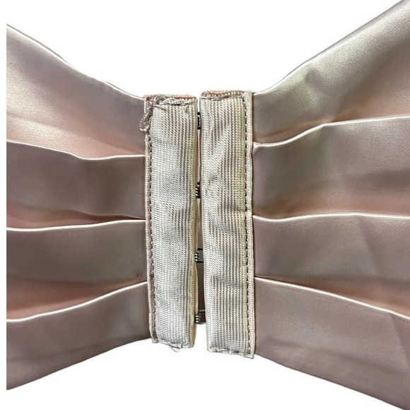 Privy Romper SIze M Light Pink‎ Sleeveless Ruffled Padded Bust Satin Silky NEW - Picture 6 of 14